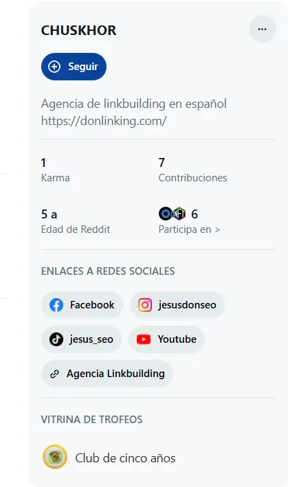 Perfil de usuario de Reddit mostrando la descripción de una agencia de linkbuilding en español con enlace a donlinking.com, estadísticas de karma, antigüedad de la cuenta y botones con enlaces sociales a Facebook, Instagram, TikTok, YouTube y texto de anclaje Agencia Linkbuilding.