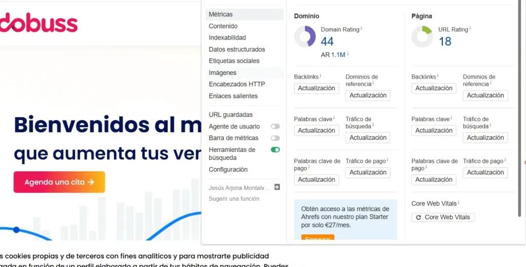 extensión SEO de chrome de Ahrefs desplegada en Chrome sobre un sitio web, mostrando un menú lateral en español y las métricas de autoridad con un Domain Rating